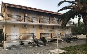 Alexandros Studios Hotel